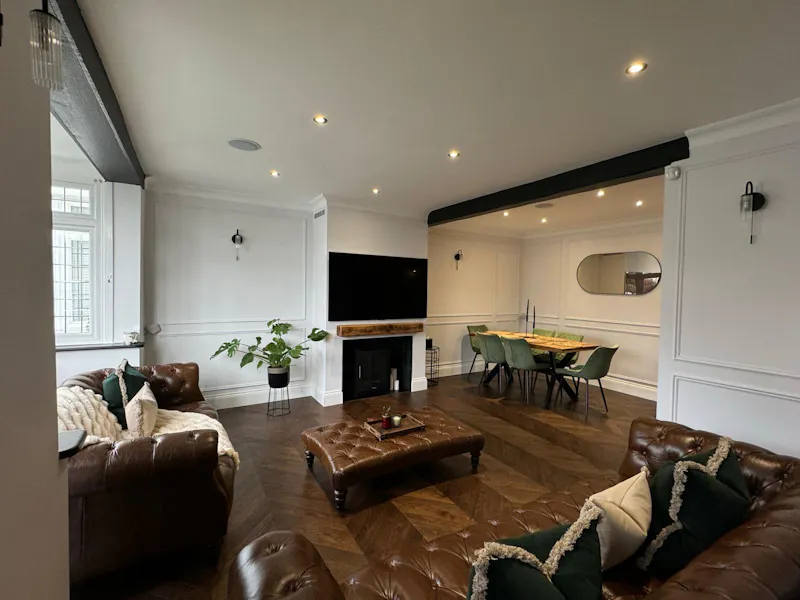 Hornchurch family home, D2800 (photo 9)