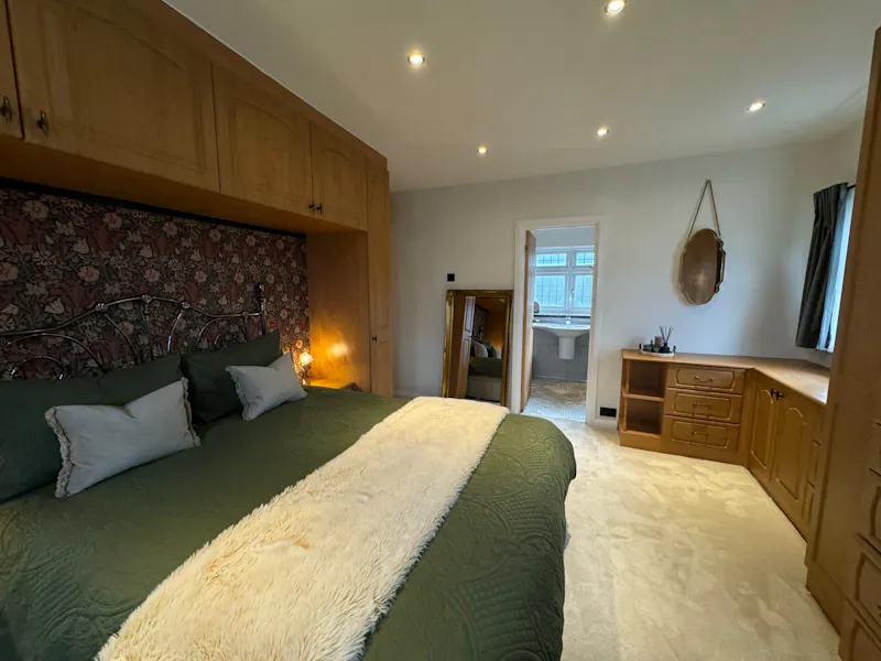 Bedroom at Hornchurch family home, D2800 (photo 17)