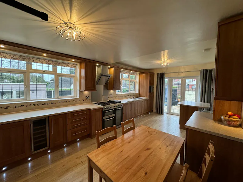 Hornchurch family home, D2800 (photo 13)