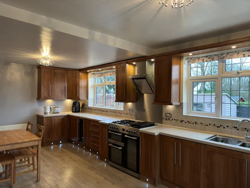 Kitchen at Hornchurch family home, D2800 (photo 12)