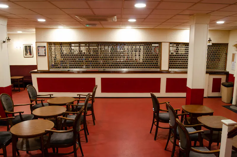 Bar at Iconic Working Men's Club, R871 (photo 19)