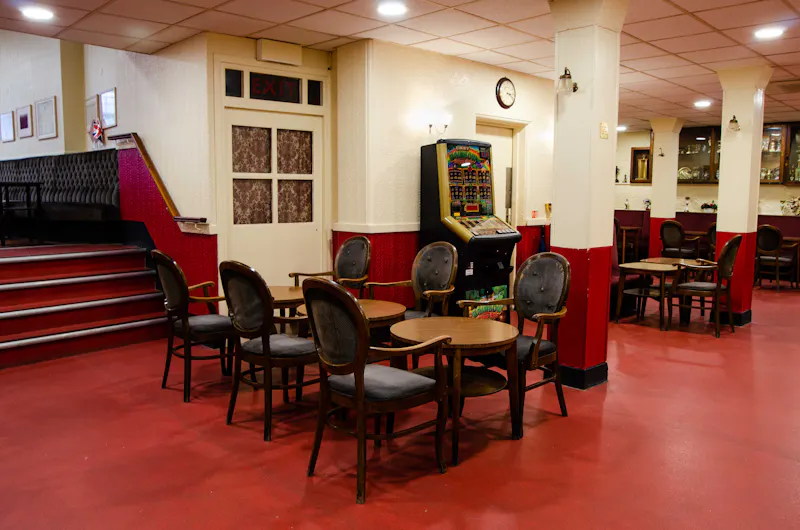 Iconic Working Men's Club, R871 (photo 22)