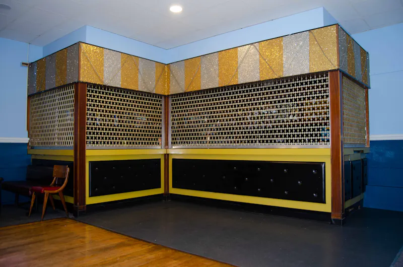 Bar at Iconic Working Men's Club, R871 (photo 14)
