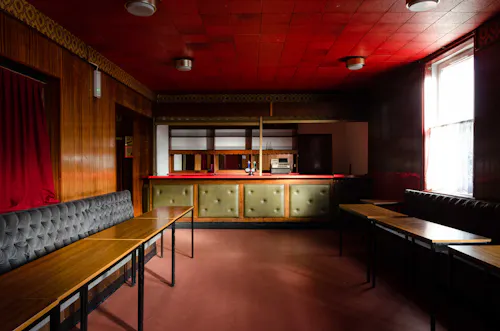 Iconic Working Men's Club, R871