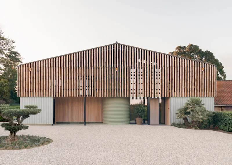 Driveway at Incredible modern Norwich barn , K497 (photo 1)