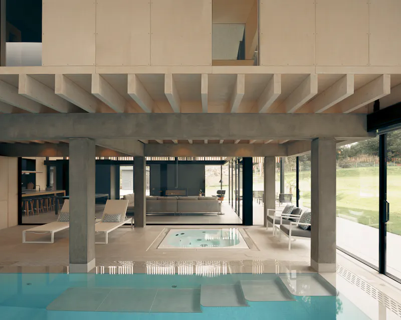 Beams at Incredible modern Norwich barn , K497 (photo 9)