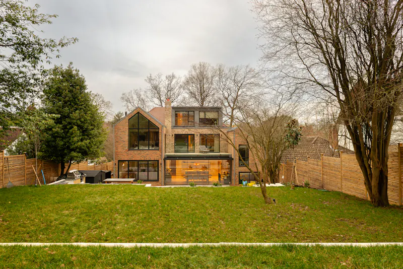 Garden at 1930's modern Sydenham home , D2763 (photo 34)