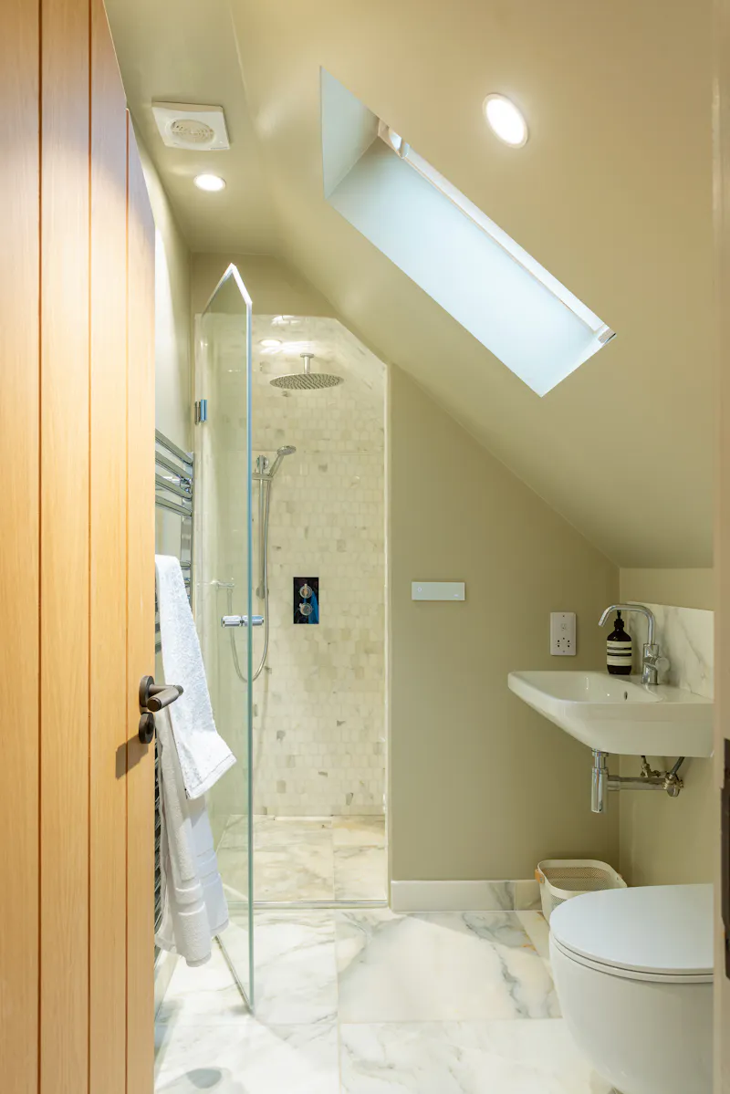 Bathroom at 1930's modern Sydenham home , D2763 (photo 29)