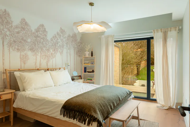Wallpaper at 1930's modern Sydenham home , D2763 (photo 22)