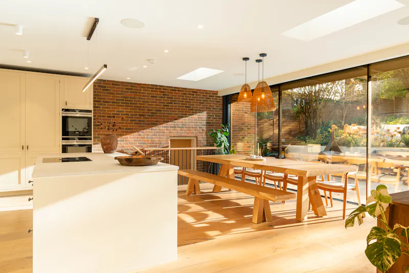 Exposed brick at 1930's modern Sydenham home , D2763 (photo 4)