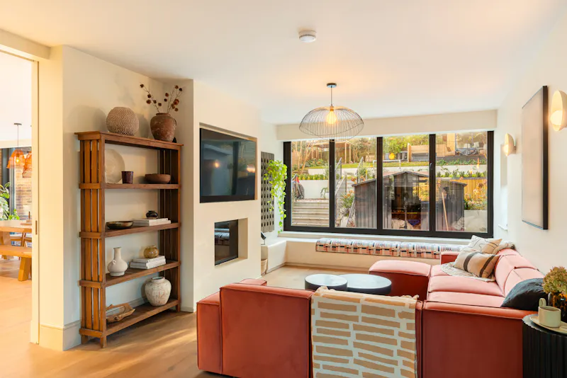 Living Room at 1930's modern Sydenham home , D2763 (photo 8)