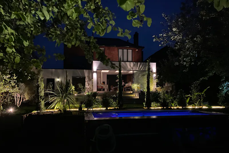 Bright Open Highgate Home, D2765 (photo 36)