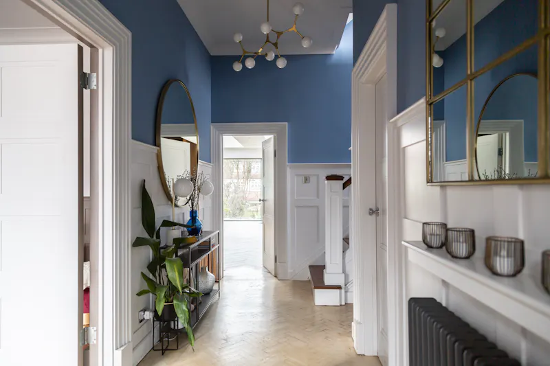 Entrance hall at Bright Open Highgate Home, D2765 (photo 2)