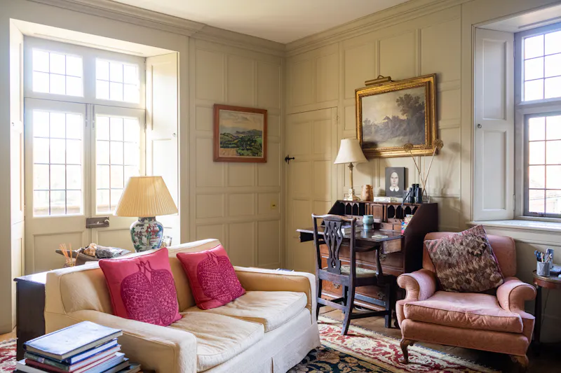 Sitting room at Billingshurst Manor House, D1308 (photo 10)