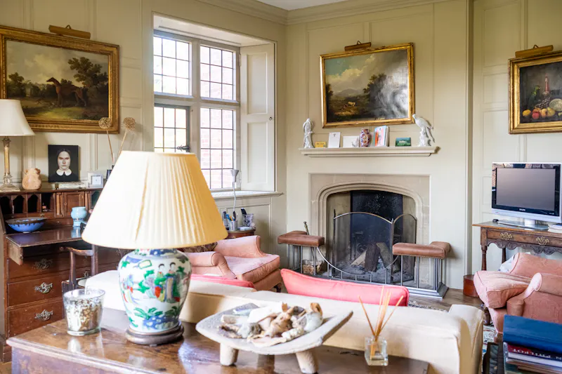 Fireplace at Billingshurst Manor House, D1308 (photo 11)