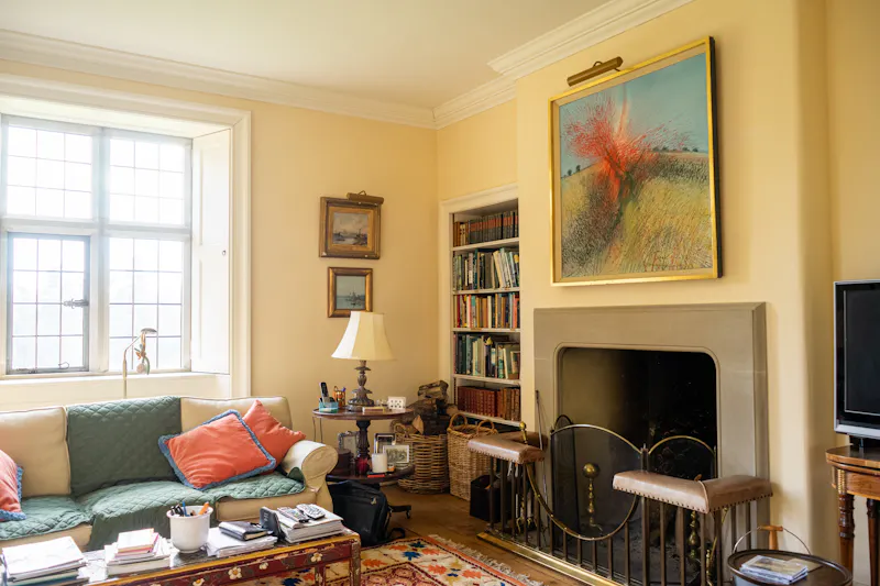Fireplace at Billingshurst Manor House, D1308 (photo 25)