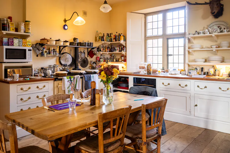 Kitchen at Billingshurst Manor House, D1308 (photo 22)