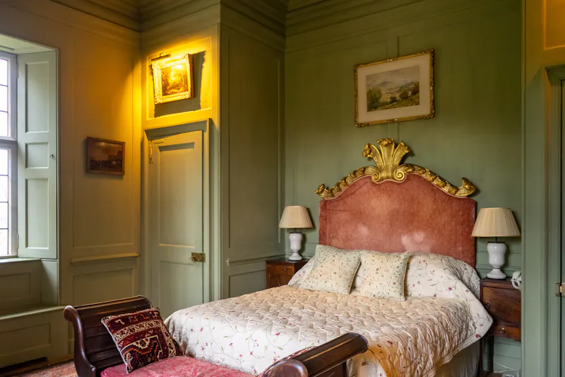 Bedroom at Billingshurst Manor House, D1308 (photo 91)