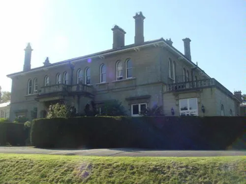 Elegant Longcross house, A1254