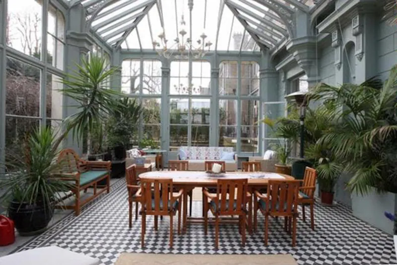 Conservatory at Elegant Longcross house, A1254 (photo 25)