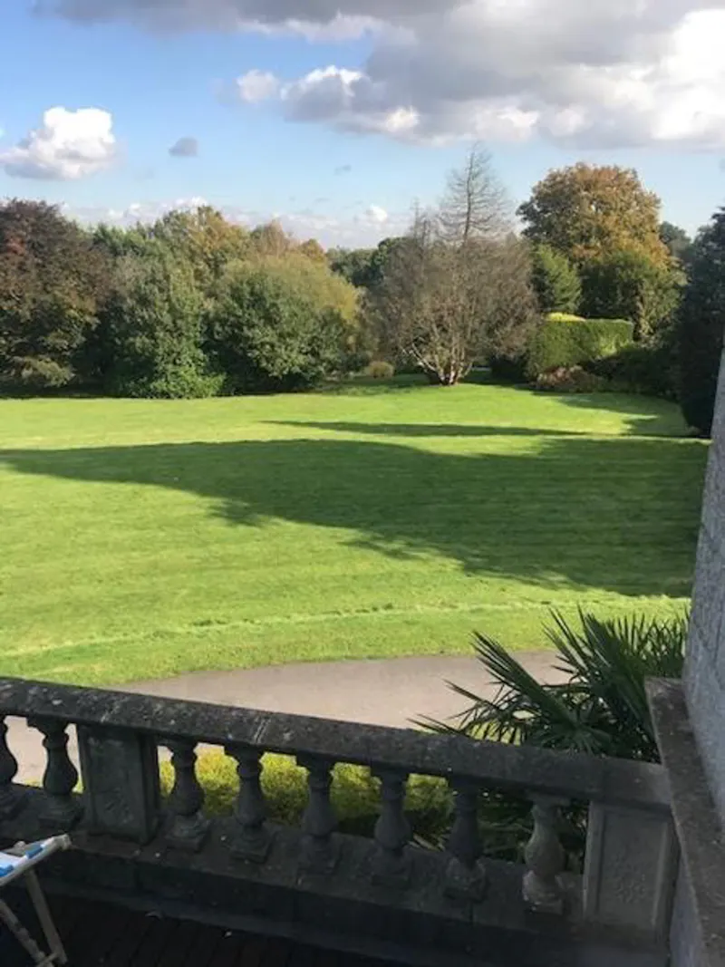 Elegant Longcross house, A1254 (photo 31)