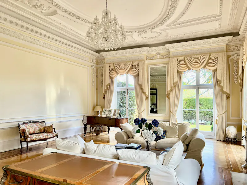 Elegant Longcross house, A1254 (photo 7)