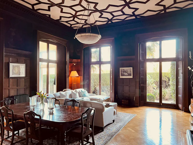 Dining room at Elegant Longcross house, A1254 (photo 11)