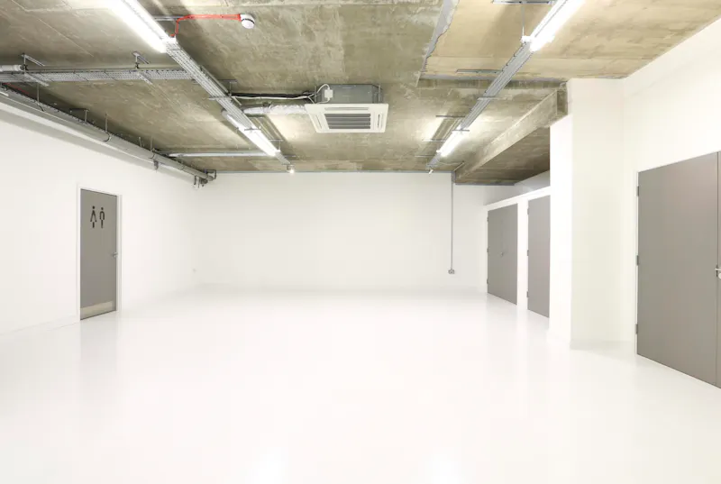 Studio at De Beauvoir concrete studios, N242 (photo 10)