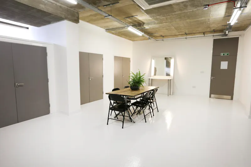 De Beauvoir concrete studios, N242 (photo 12)