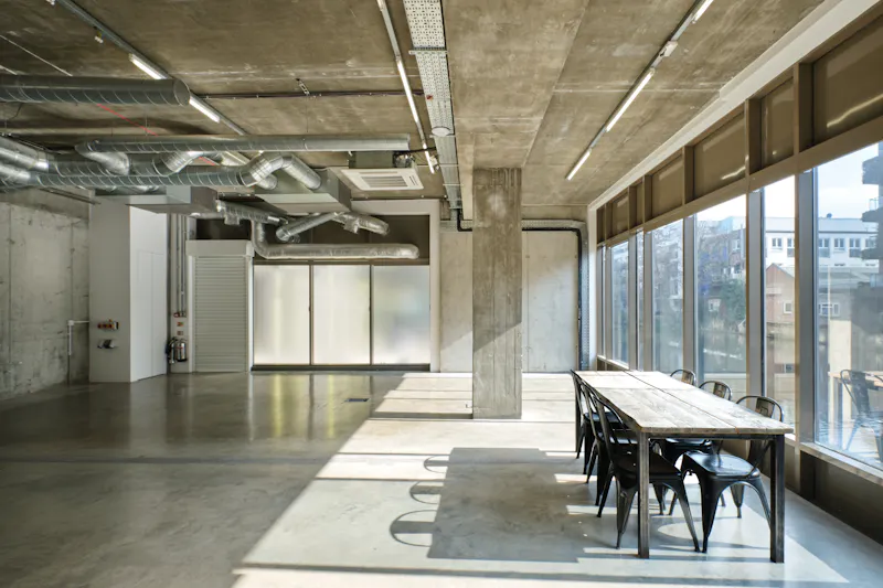 Studio at De Beauvoir concrete studios, N242 (photo 14)