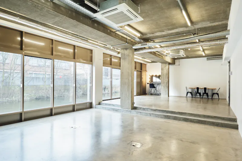 Studio at De Beauvoir concrete studios, N242 (photo 18)