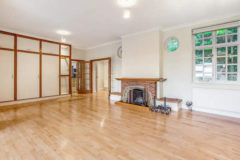 Exposed brick at Vacant Longcross Country House, D2766 (photo 5)