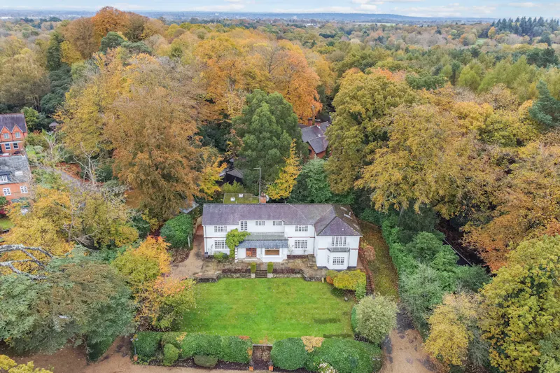 Vacant Longcross Country House, D2766 (photo 30)