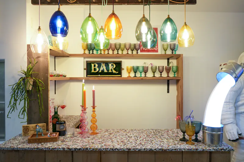 Bar at Colourful Twickenham Townhouse, D2767 (photo 11)