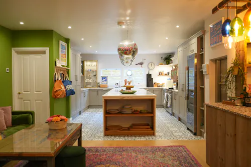 Colourful Twickenham Townhouse, D2767