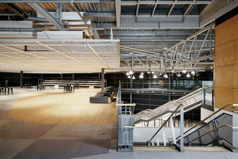 Vast Tottenham Venue, N548 (photo 3)