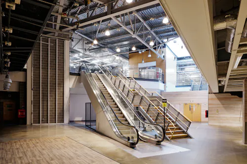 Vast Tottenham Venue, N548