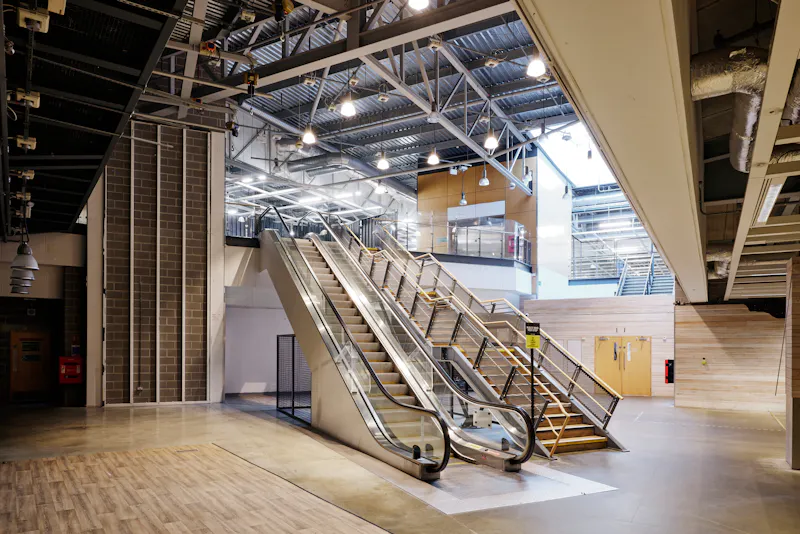 Staircase at Vast Tottenham Venue, N548 (photo 2)