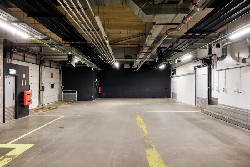 Vast Tottenham Venue, N548 (photo 56)