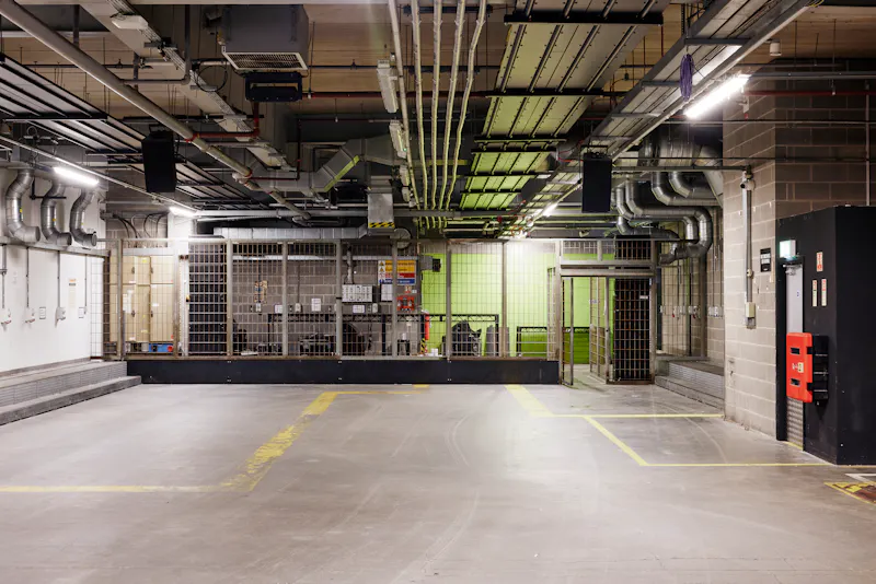 Vast Tottenham Venue, N548 (photo 54)
