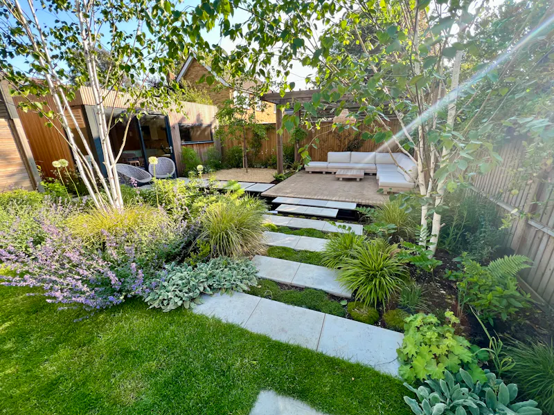 Terrace/Patio at Architectural Twickenham house, K442 (photo 31)
