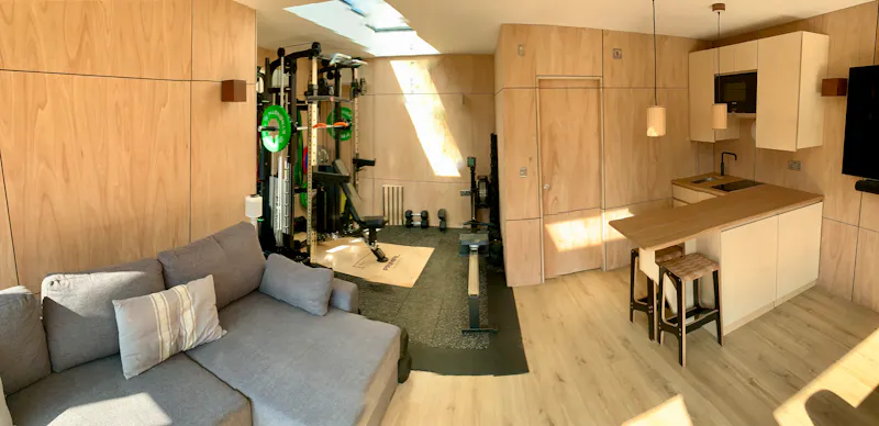 Gym at Architectural Twickenham house, K442 (photo 35)
