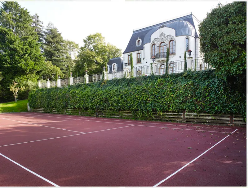 Tennis court at Mill Hill Rococo Chateau, E532 (photo 16)