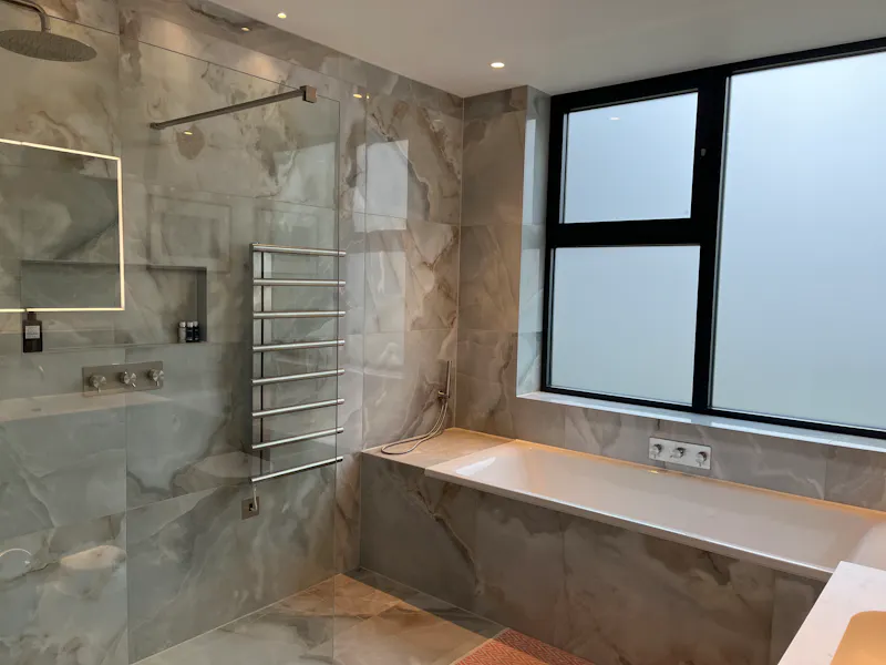 Luxury Esher modern home, K500 (photo 33)