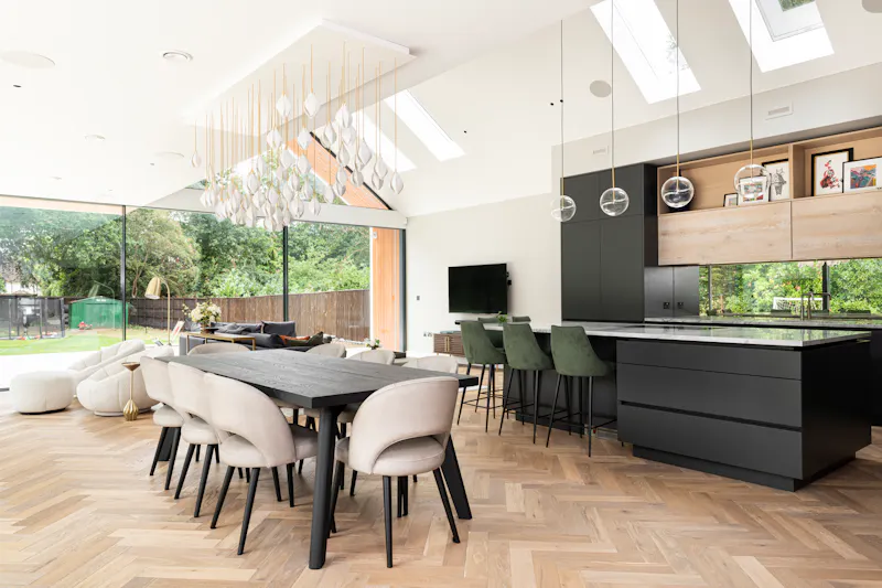 Kitchen island at Luxury Esher modern home, K500 (photo 10)