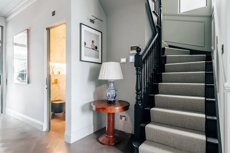 Entrance hall at Slick Clapham Edwardian, E530 (photo 2)