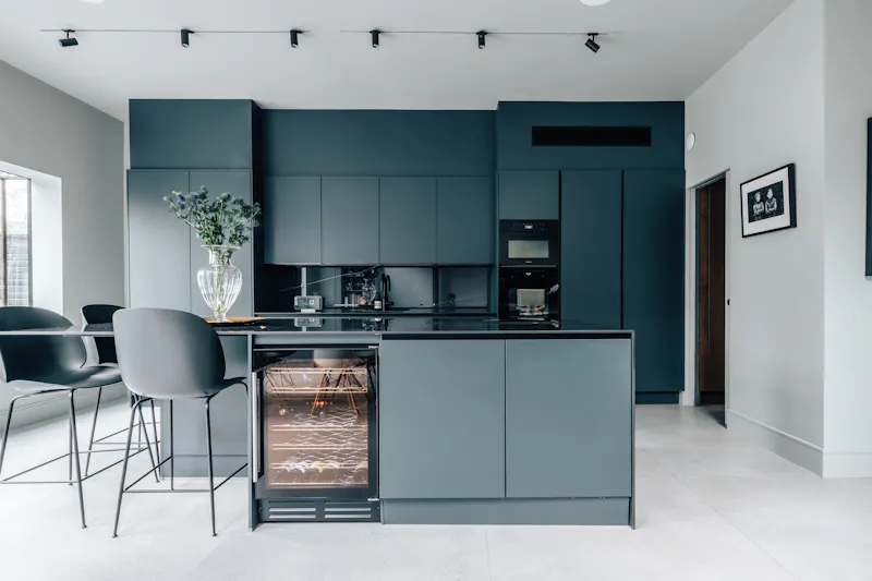 Kitchen at Slick Clapham Edwardian, E530 (photo 9)