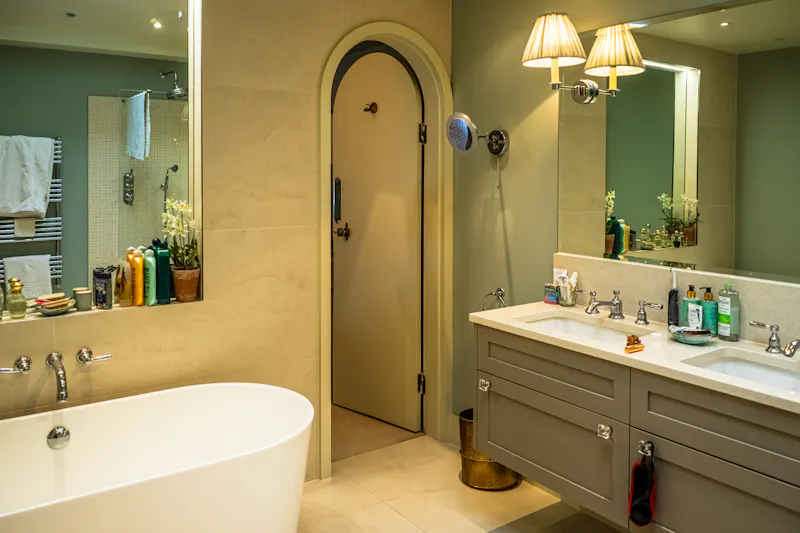 Bathroom at Luxury Knightsbridge Townhouse, A1185 (photo 42)