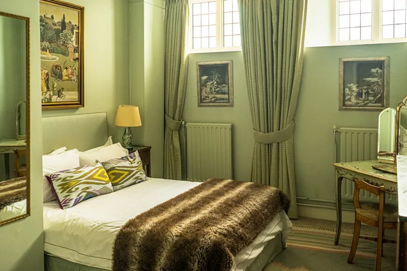 Bedroom at Luxury Knightsbridge Townhouse, A1185 (photo 14)