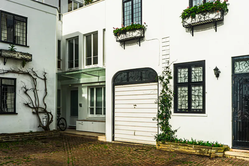 Garage at Luxury Knightsbridge Townhouse, A1185 (photo 1)